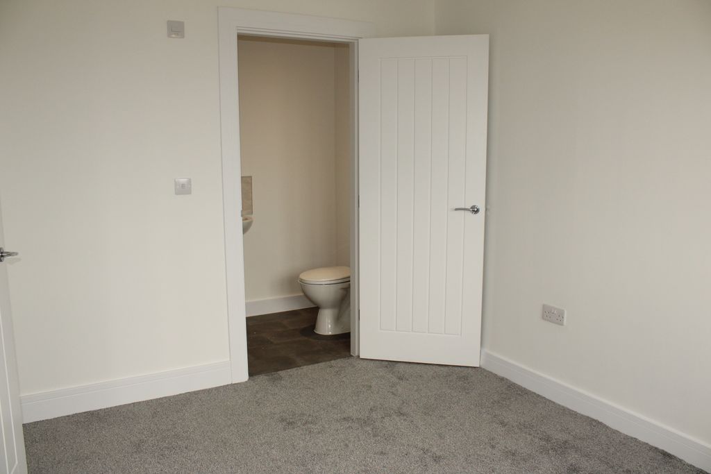 Additional image 6 of 4 bed property to rentOld Chester Road, Holywell CH8