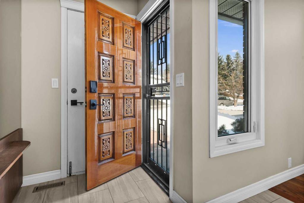 Additional image 3 of 7715 67 Avenue NW, Calgary, AB, T3B 4B2