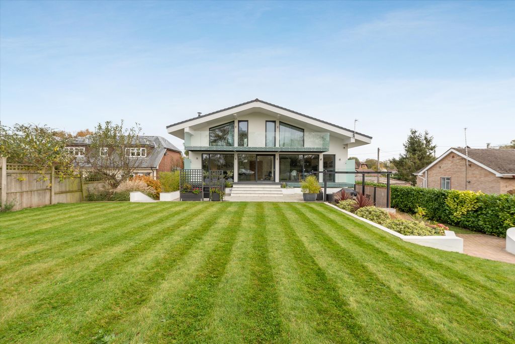 Additional image 5 of 4 bed detached house to rentHam Island, Old Windsor, Windsor, Berkshire SL4