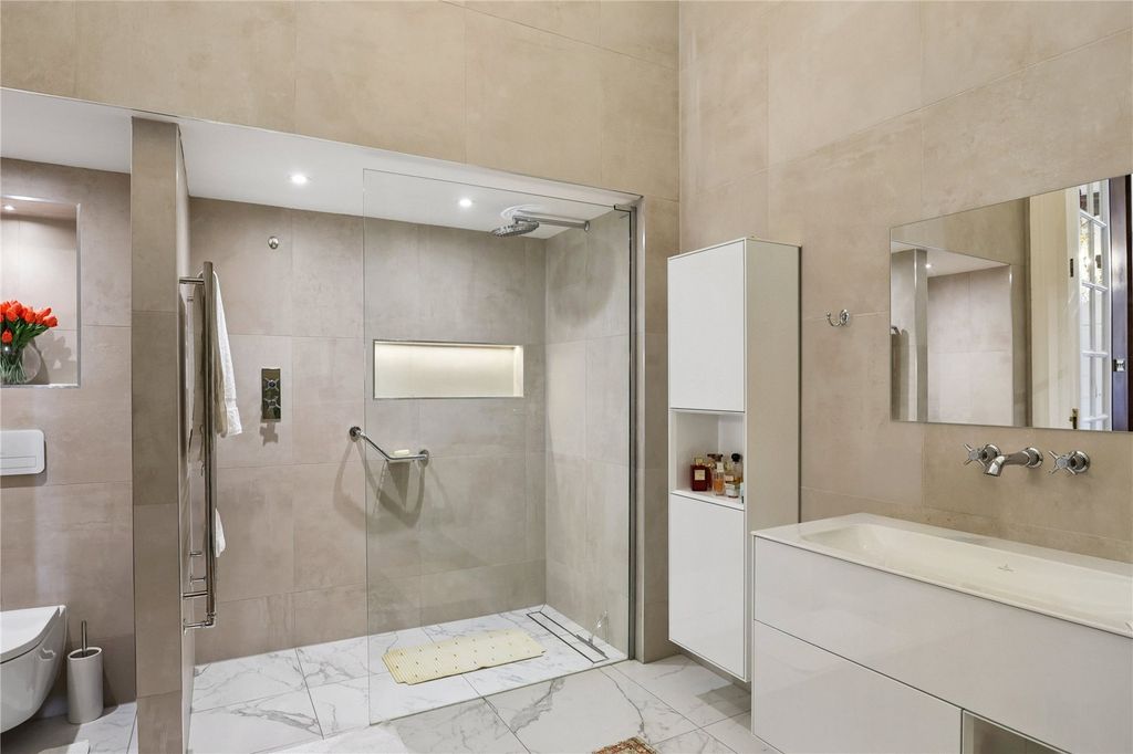 Additional image 13 of 2 bed flat to rentOttershaw Park, Ottershaw, Chertsey KT16