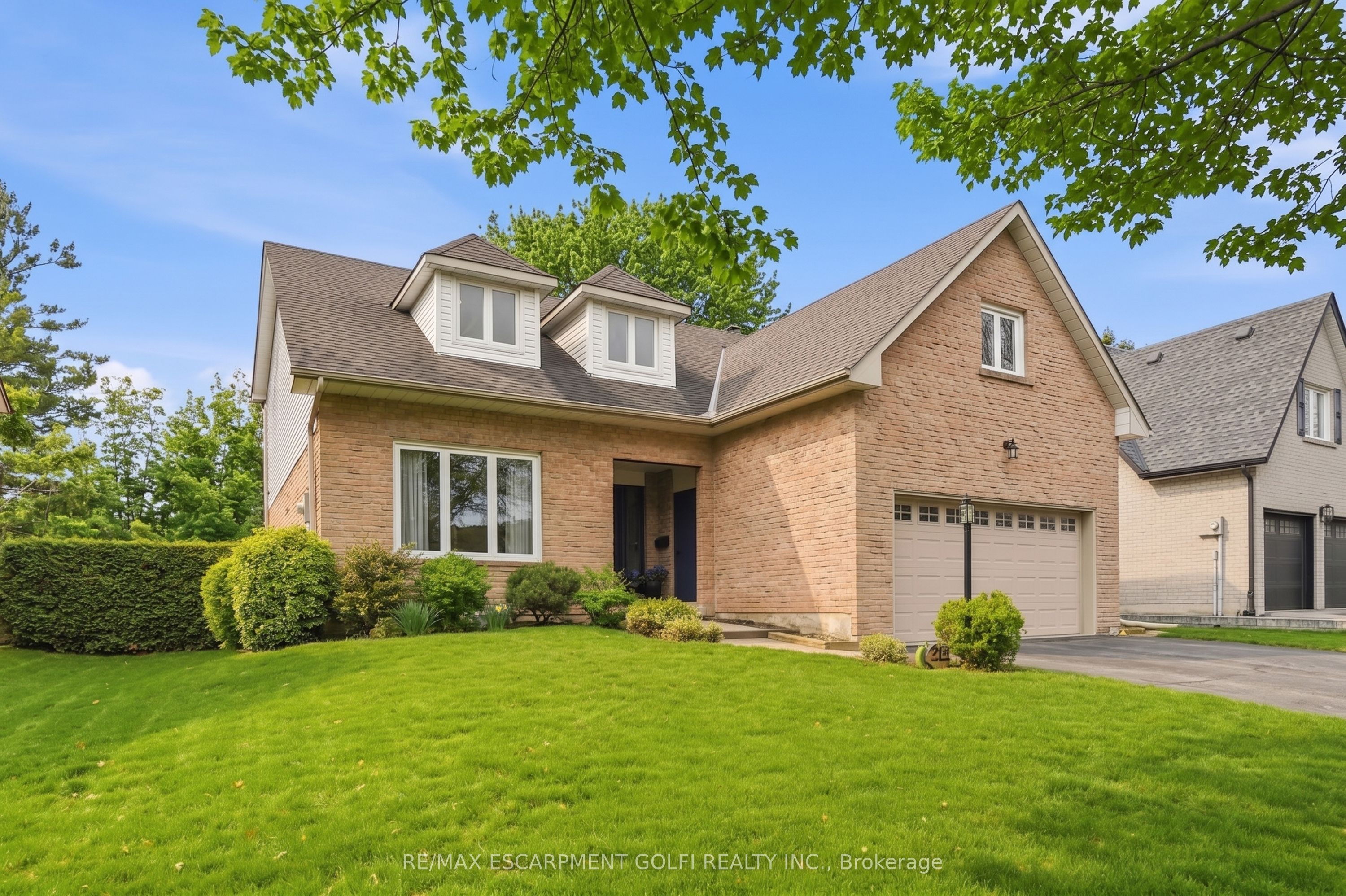 212 Digby Road, Oakville, ON, L6J 6C7
