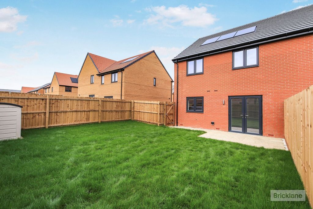 Additional image 9 of 4 bed property to rentStonemason Way, Peterborough PE4