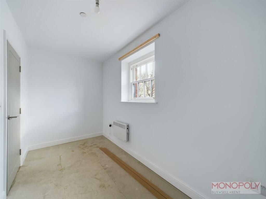 2 bed flat to rentCollege Street, Wrexham LL13