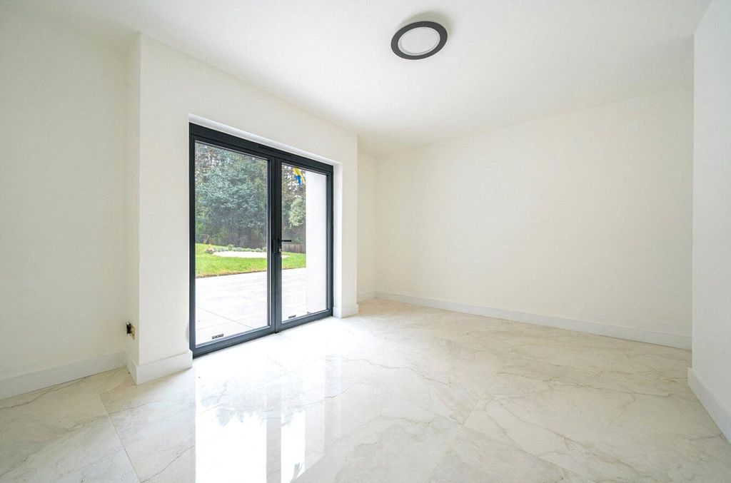 Additional image 10 of 5 bed detached house to rentWhite Orchards, Totteridge, London N20