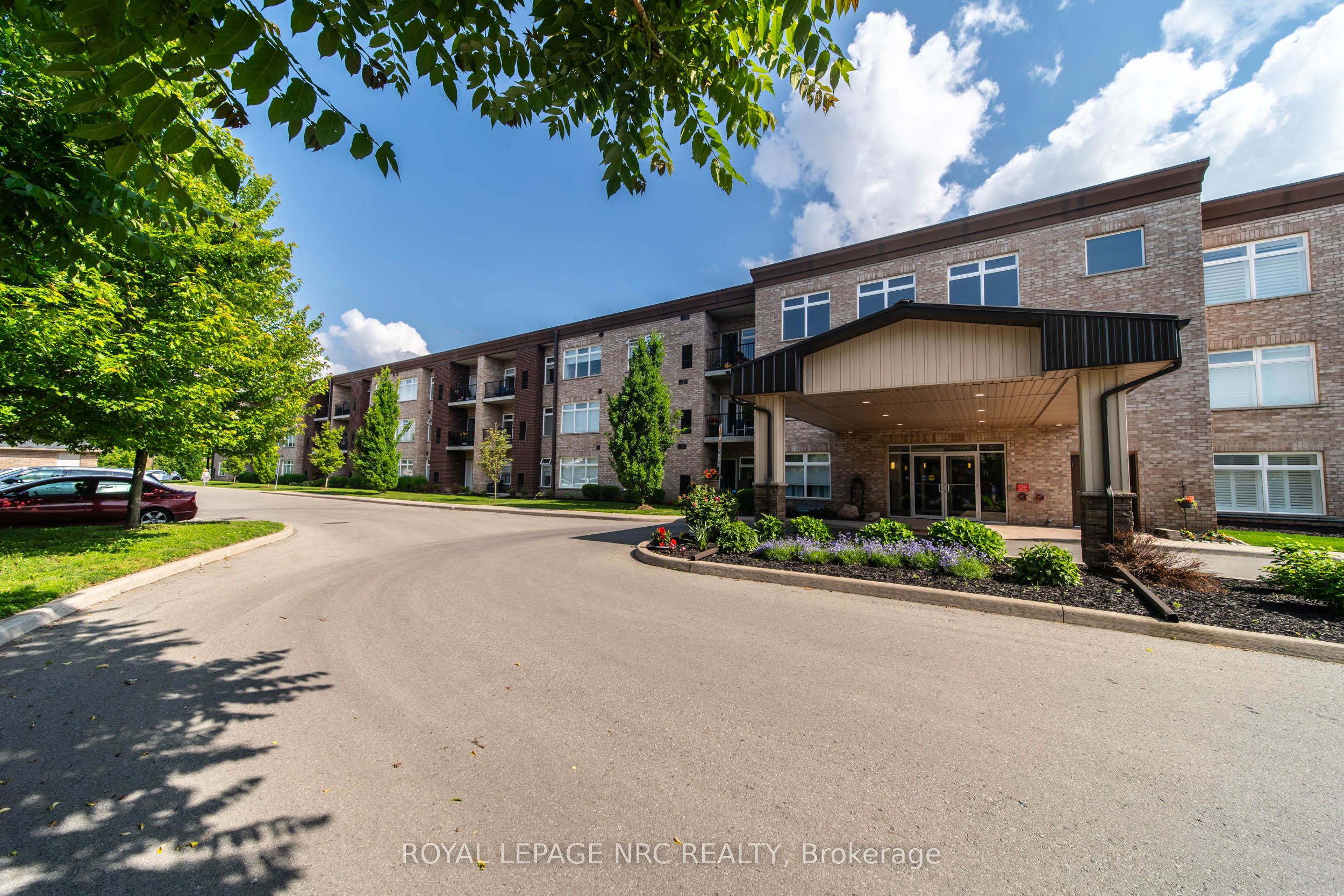 102-4644 Pettit Avenue, Niagara Falls, ON, L2E 0B4