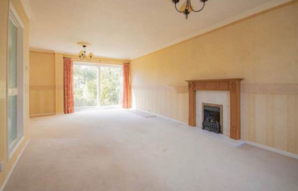 Additional image 5 of 4 bed property to rentHarewood Gardens, Peterborough PE3