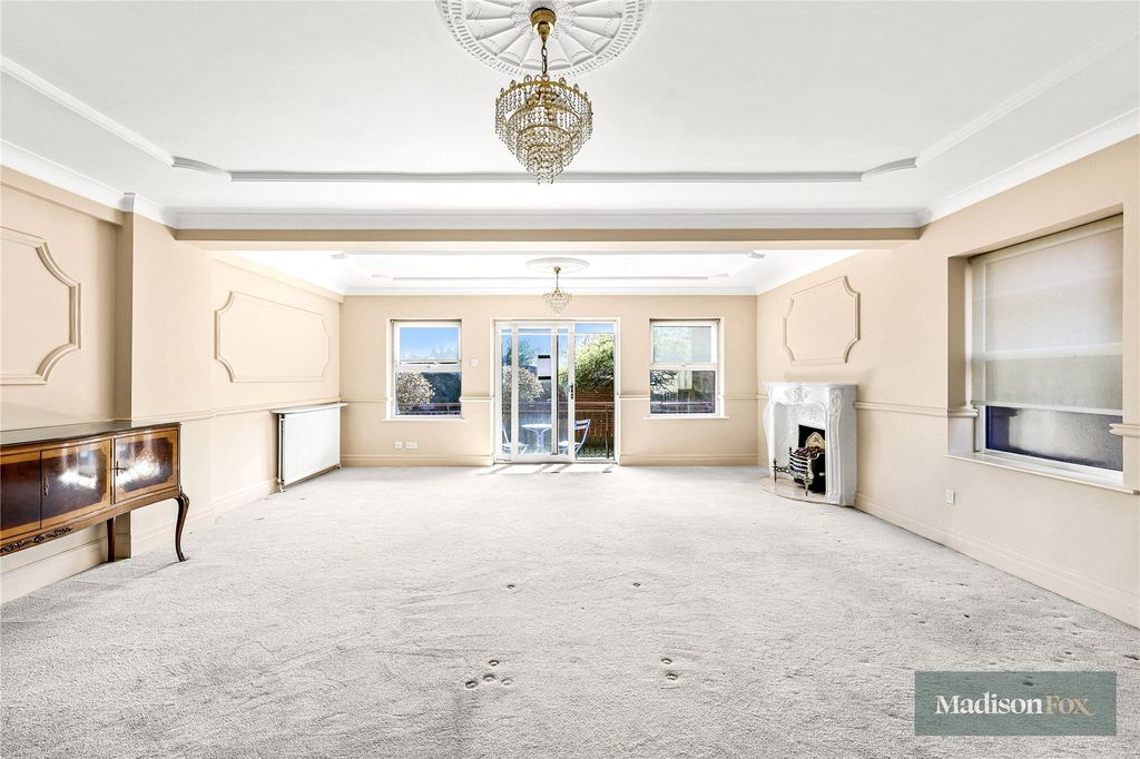 Additional image 4 of 3 bed flat for saleManor Road, Chigwell, Essex IG7