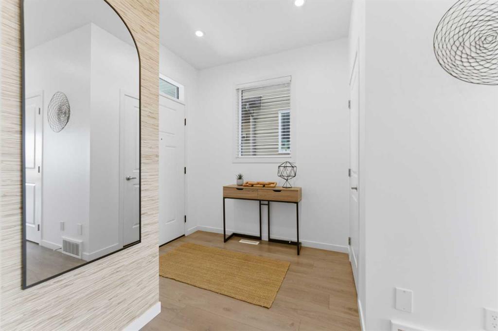 Additional image 3 of 912 Seton Circle SE, Calgary, AB, T3M 2V1