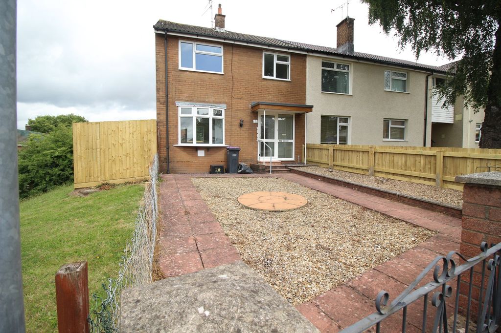 3 bed semi-detached house to rentBryn Eglwys, Croesyceiliog NP44