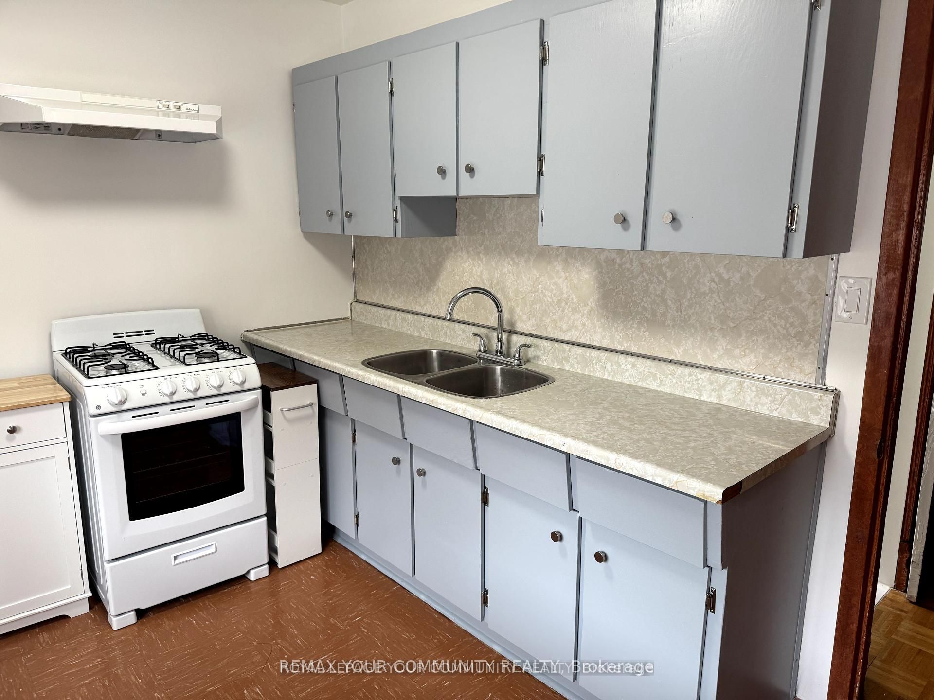 Additional image 6 of 2nd Floor-46 Ulster Street, Toronto, ON, M5S 1E3