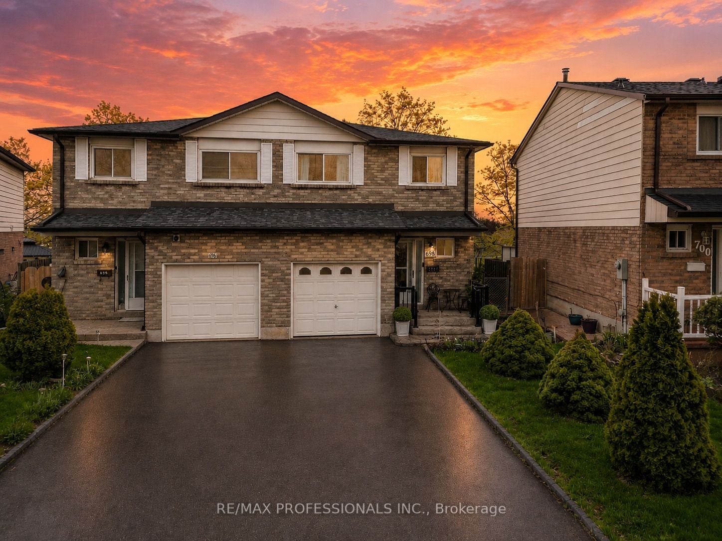 698 Galloway Crescent, Mississauga, ON, L5C 3W1