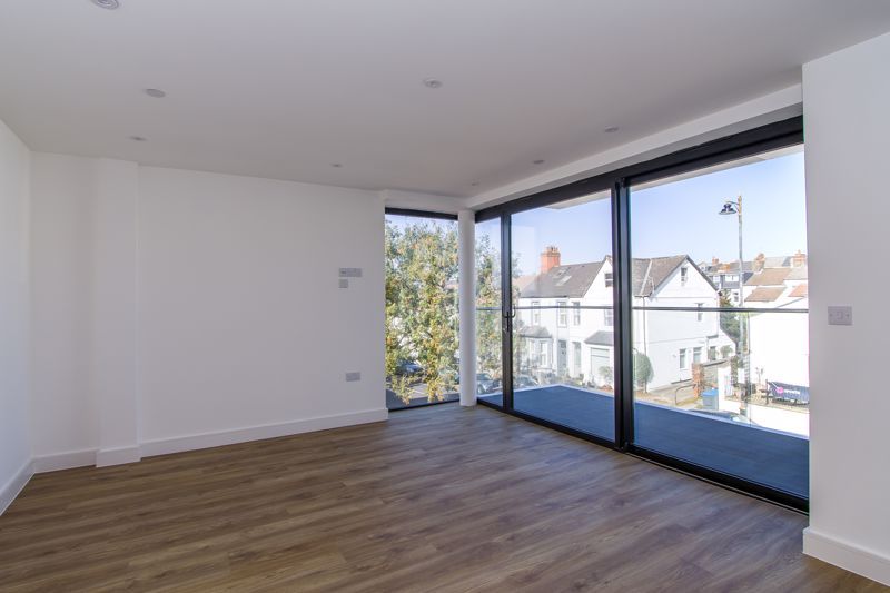 Additional image 3 of 2 bed flat for sale9 Windsor Gardens, Windsor Road, Penarth CF64