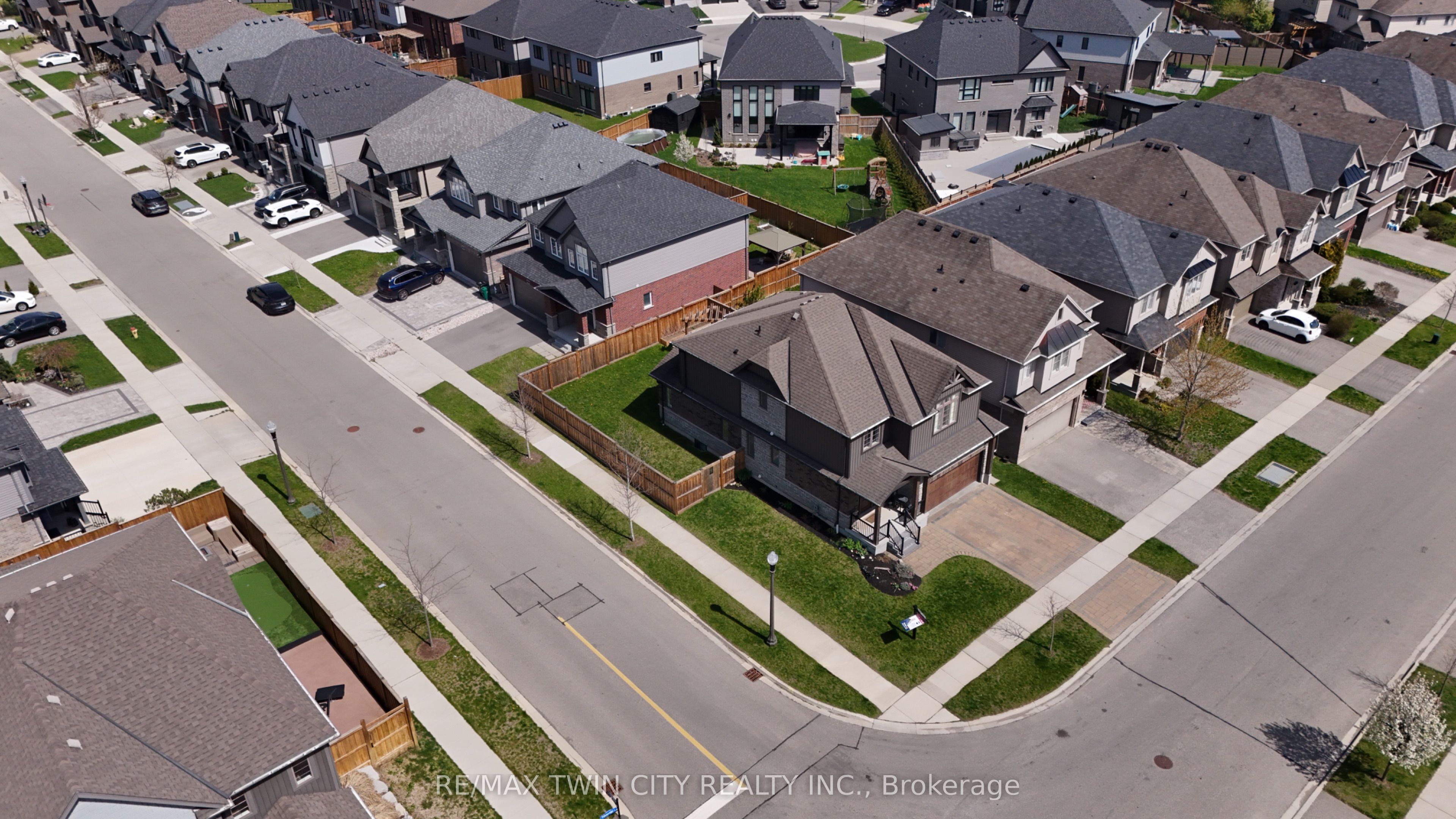 255 Falconridge Drive, Kitchener, ON, N2K 0B6