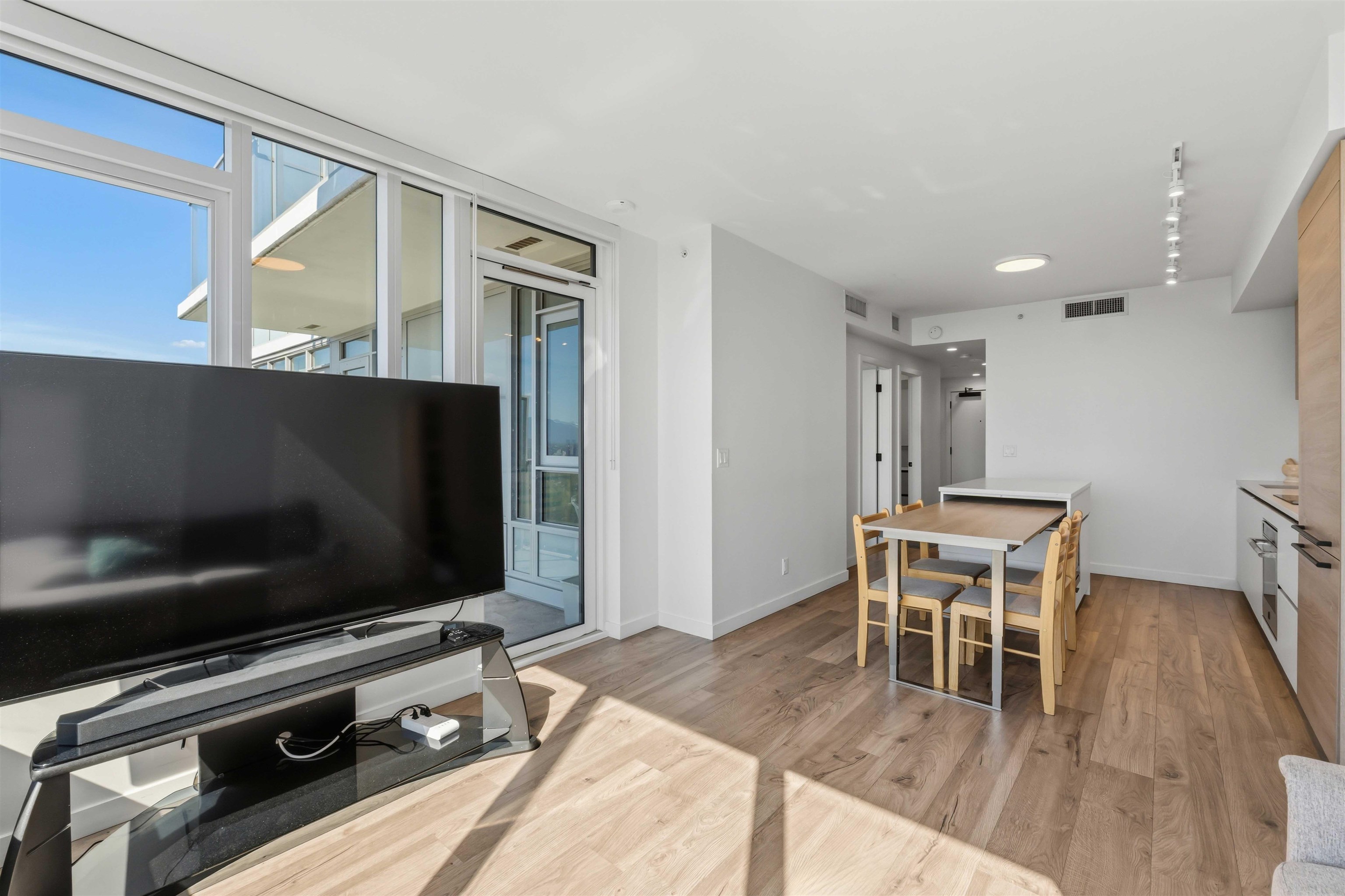 Additional image 5 of 2801-10448 University Drive, Surrey, BC, V3T 0S7