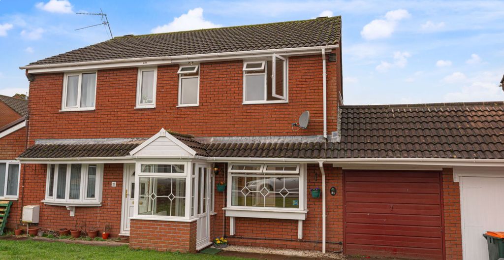3 bed semi-detached house to rentCwm Dylan Close, Bassaleg NP10