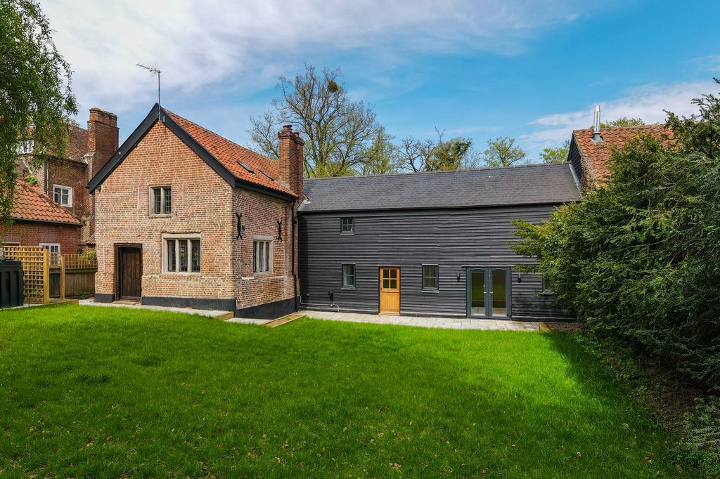 4 bed barn conversion to rentClaydon, Mockbeggars IP6