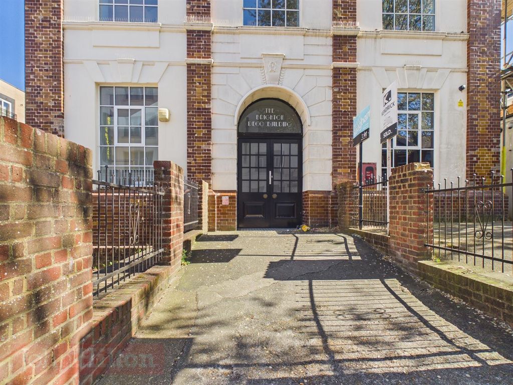 1 bed flat to rentThe Deco Building, Brighton BN2