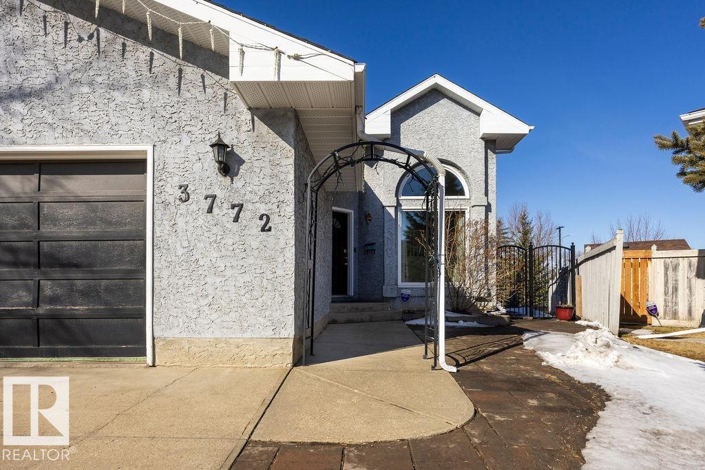 Additional image 2 of 3772 30 Street NW, Edmonton, AB, T6T1H6