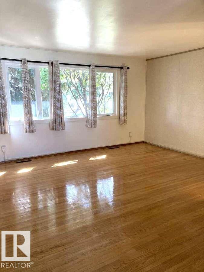 Additional image 3 of 15212 86 Avenue NW, Edmonton, AB, T5R4C3