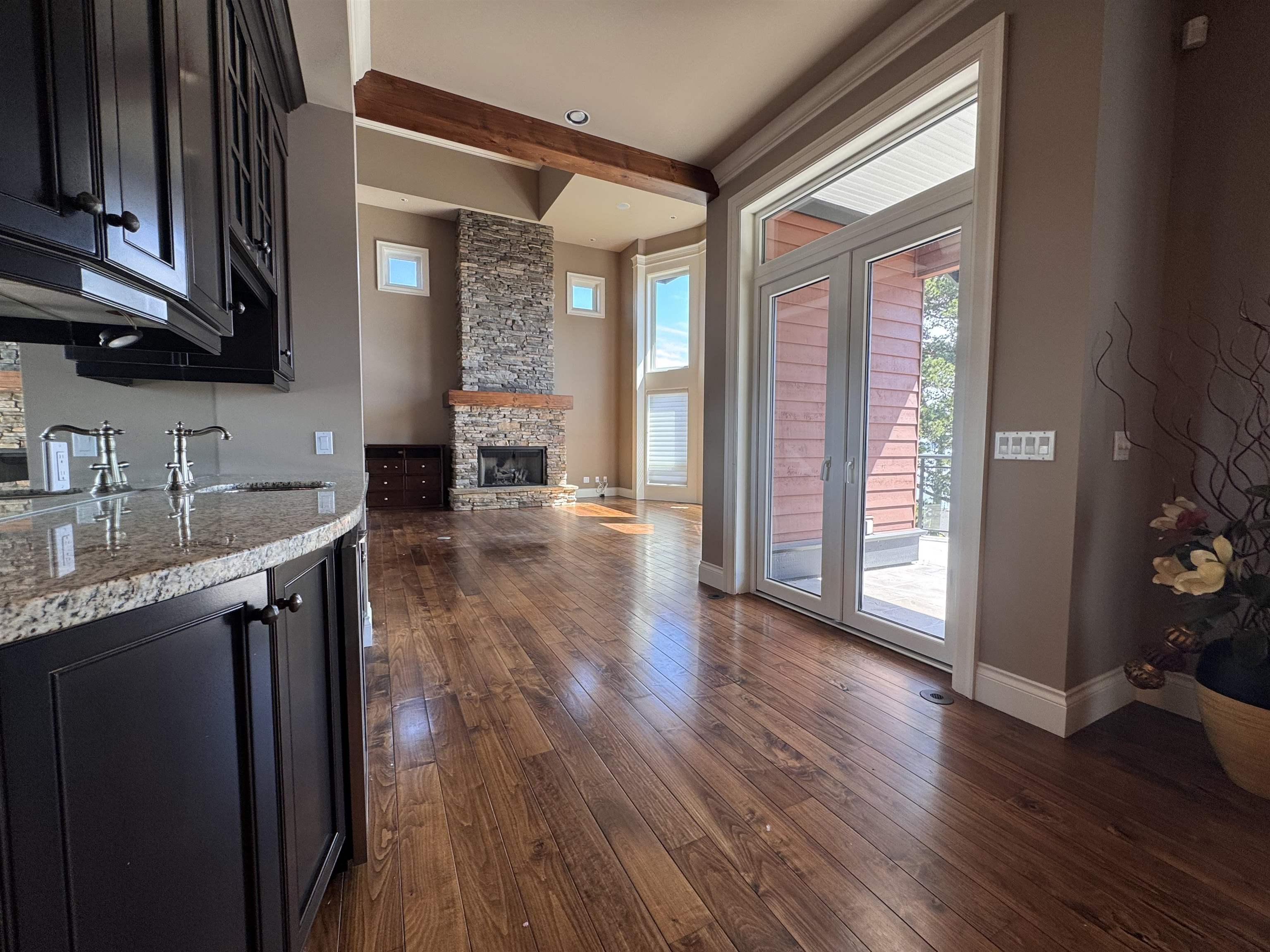 Additional image 4 of 13136 Marine Drive, Surrey, BC, V4A 1E7