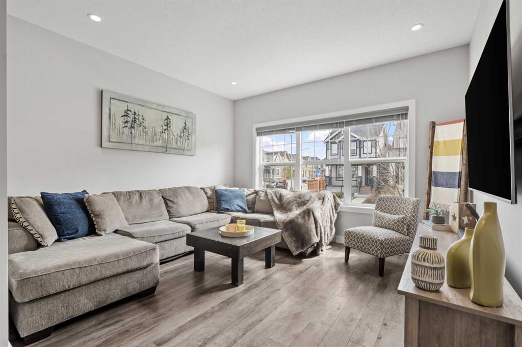 Additional image 4 of 11 Masters Manor SE, Calgary, AB, T3M 2R3