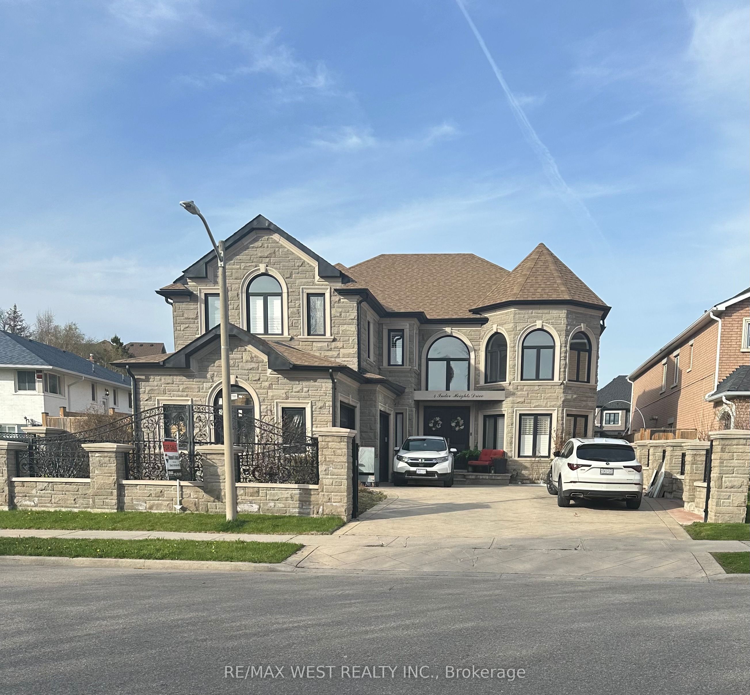 4 Inder Heights Drive, Brampton, ON, L6Z 3M4
