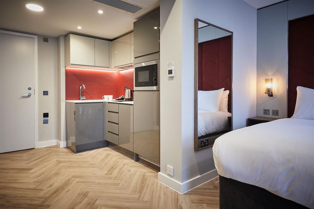 Additional image 2 of 1 bed flat to rentRoomzzz City - Grande York, York YO23