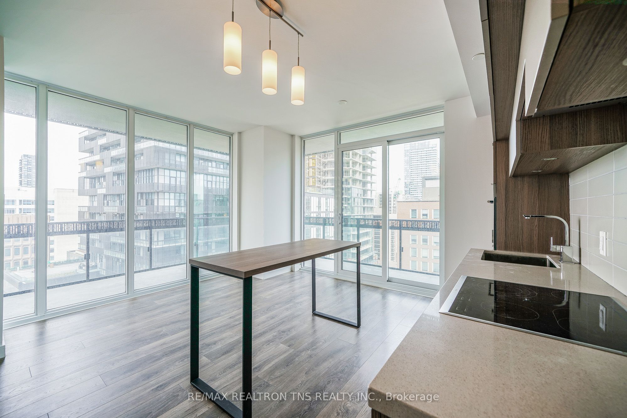 Additional image 2 of 908-8 Eglinton Avenue, Toronto, ON, M4P 1A6
