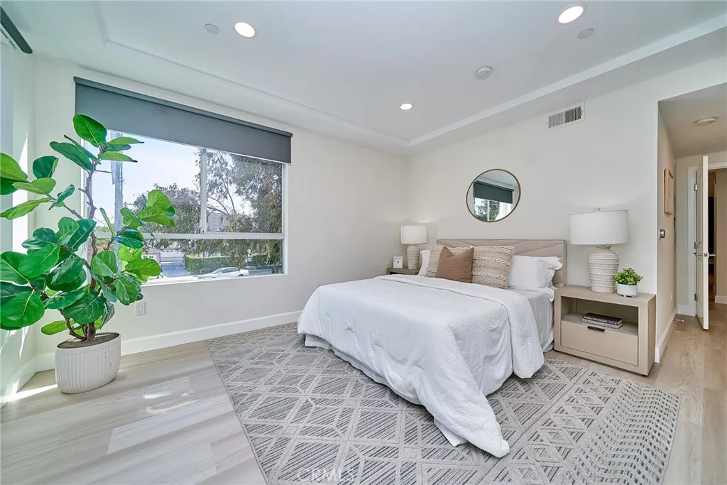 Additional image 18 of 5525 W Olympic Boulevard Unit 202, Los Angeles, CA 90036