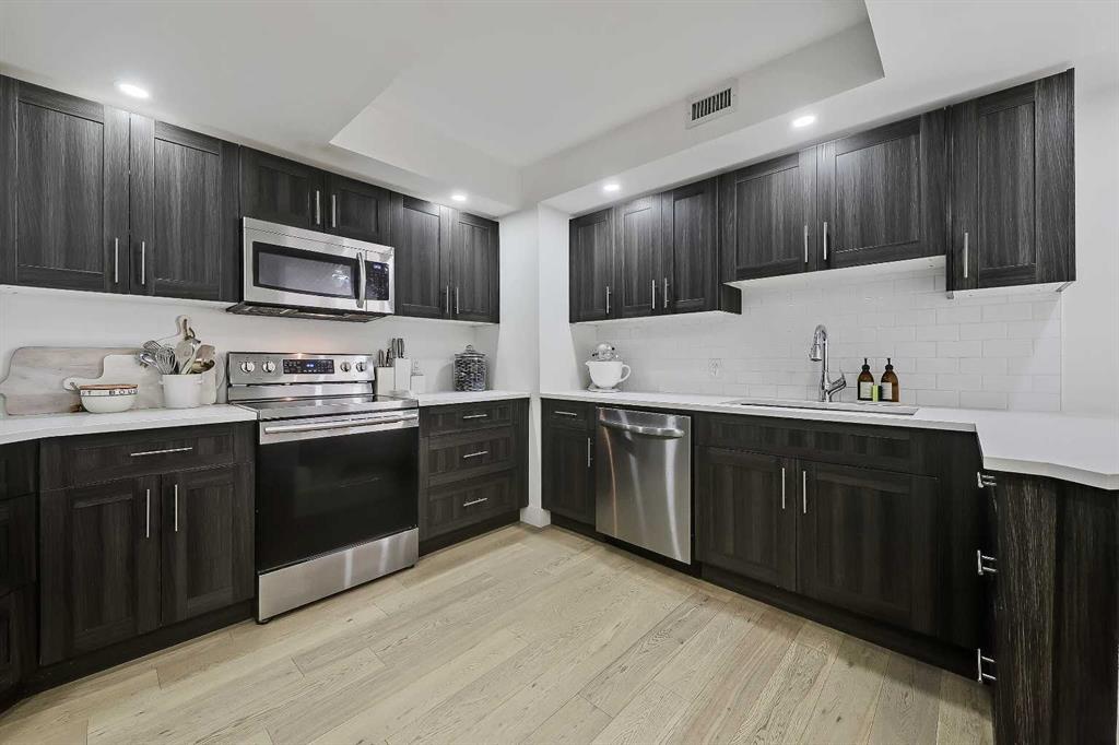 Additional image 5 of 902-200 La Caille Place SW, Calgary, AB, T2P 5E2
