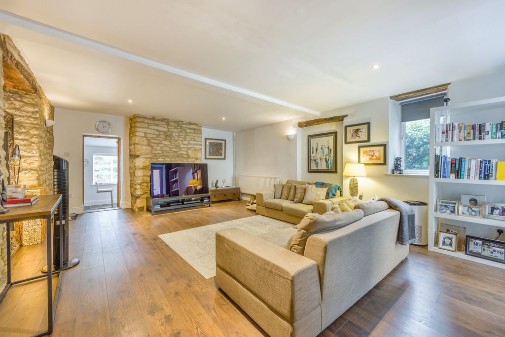 Additional image 3 of 5 bed country house to rentChilson Hill, Oxfordshire OX7