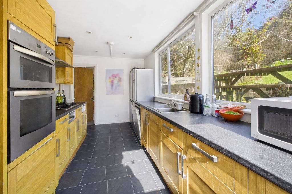 Additional image 5 of 8 bed shared accommodation to rentMoulsecoomb Way, Brighton BN2