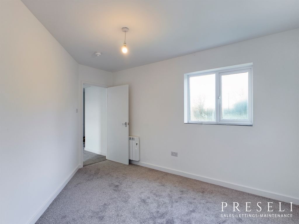 Additional image 2 of 2 bed flat to rentBroadmoor, Kilgetty SA68