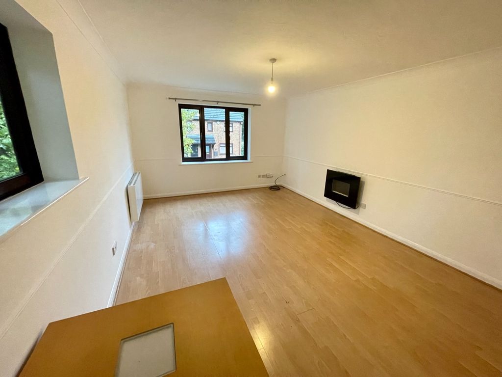 Additional image 2 of 3 bed flat to rentThe Wickets, Luton, Bedfordshire LU2