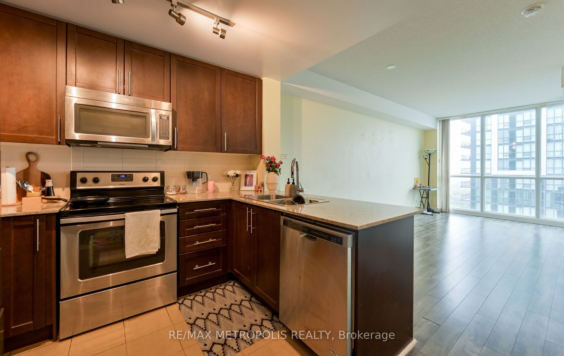 Additional image 2 of 1004-3985 Grand Park Drive, Mississauga, ON, L5B 0H8