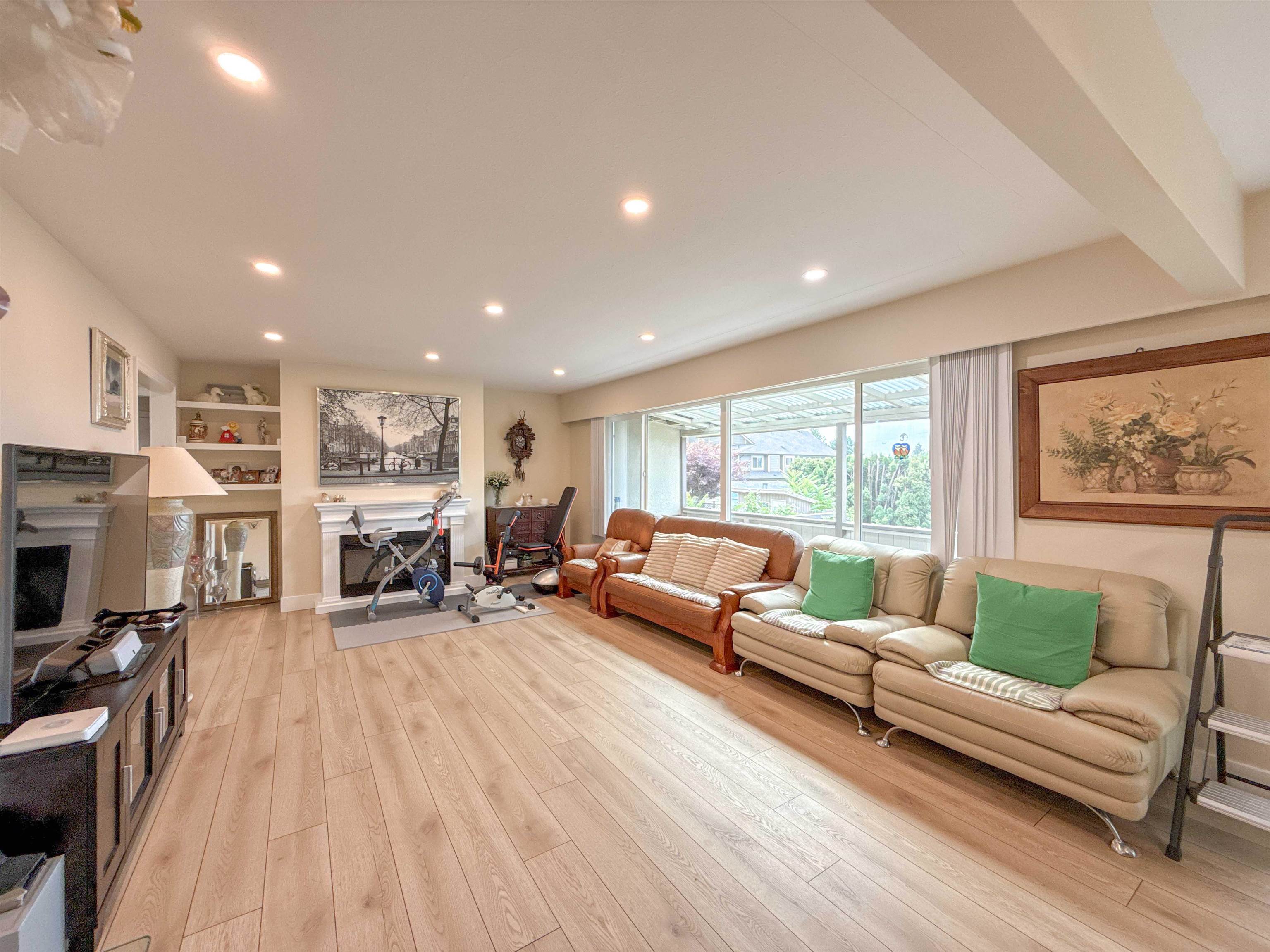 Additional image 2 of 652 Shaw Avenue, Coquitlam, BC, V3K 2R6