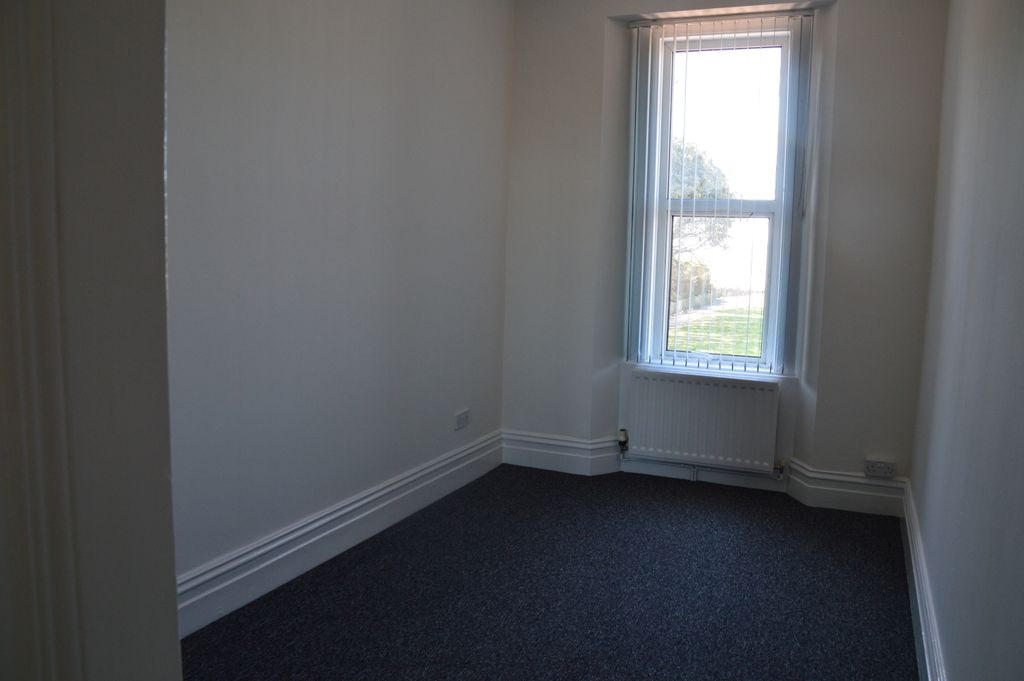 Additional image 7 of 3 bed flat to rentBeach Road, Weston Super Mare BS23