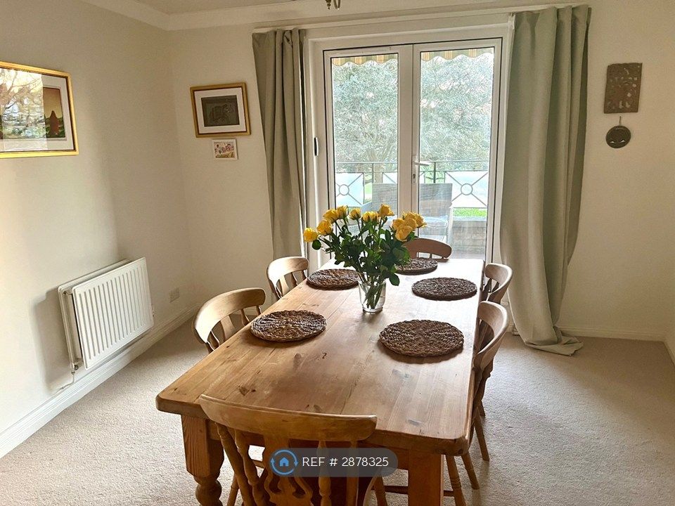 Additional image 5 of 2 bed flat to rentBeach Crescent, Littlehampton BN17