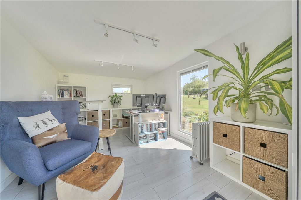 Additional image 15 of 4 bed detached house to rentSchool Lane, Boxford, Newbury, Berkshire RG20