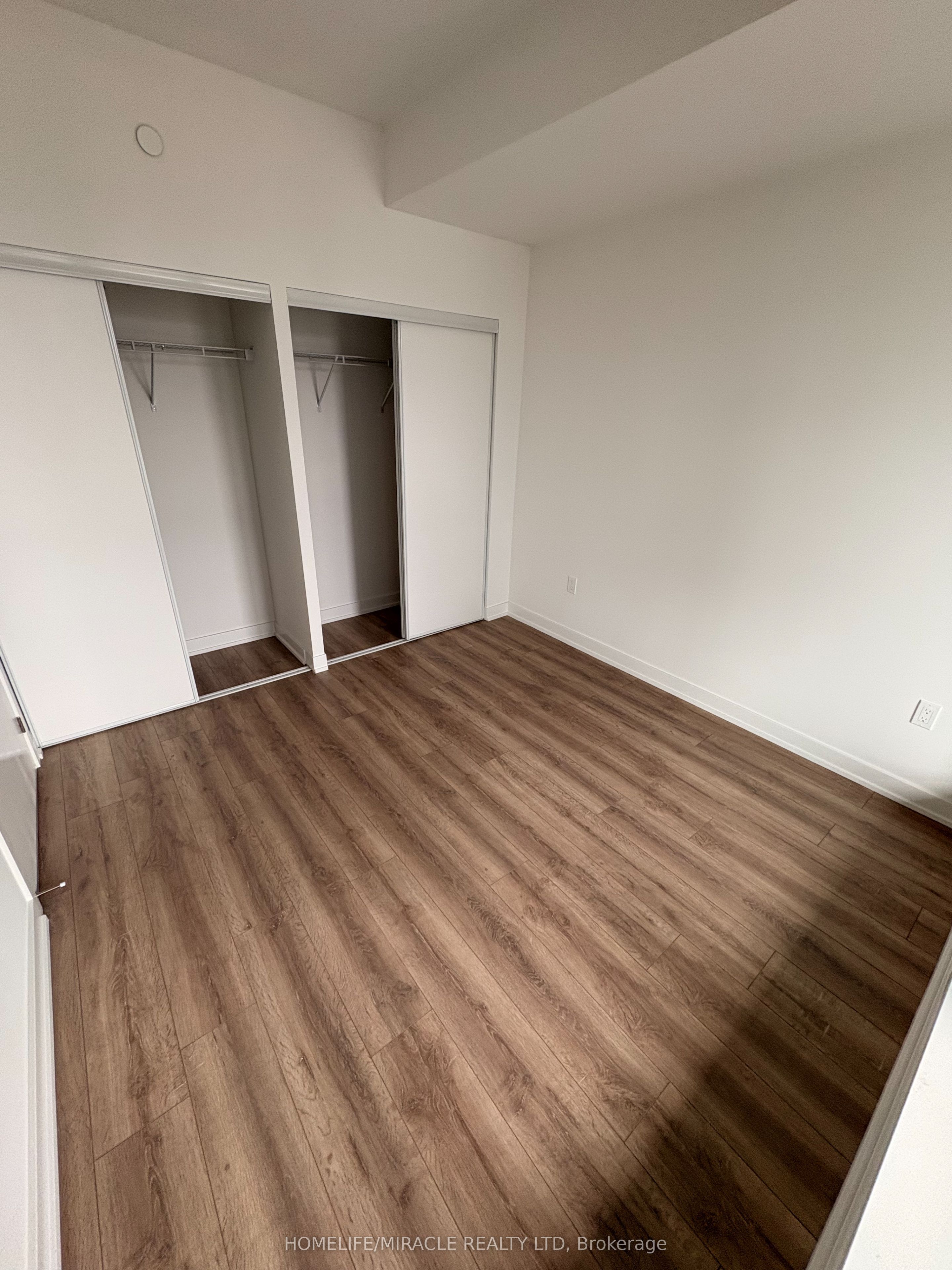 810-1 Quarrington Lane, Toronto, ON, M3C 0S4