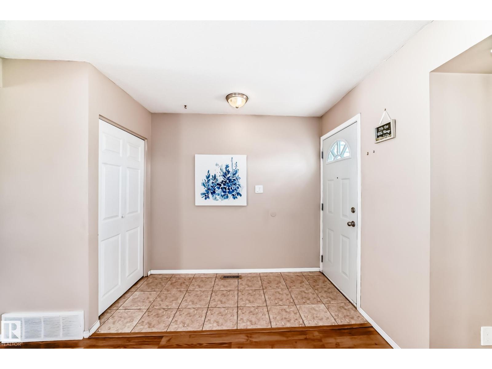 Additional image 3 of 100 Dickinsfield Court NW, Edmonton, AB, T5V5V8