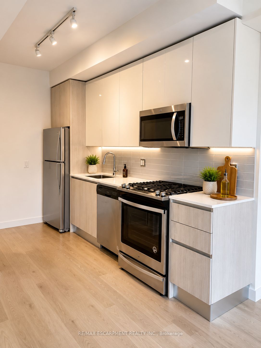 Additional image 2 of 608-2A Church Street, Toronto, ON, M5E 0E1