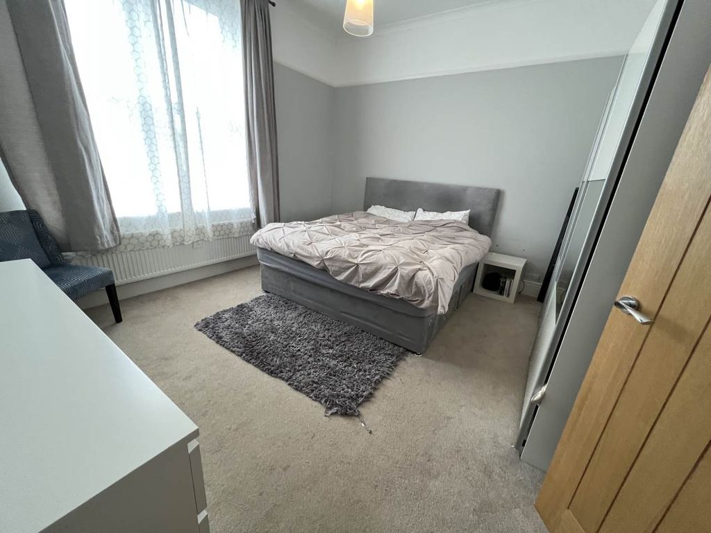 Additional image 4 of 3 bed flat to rentPetticoat Lane, Dilton Marsh, Nr Westbury BA13