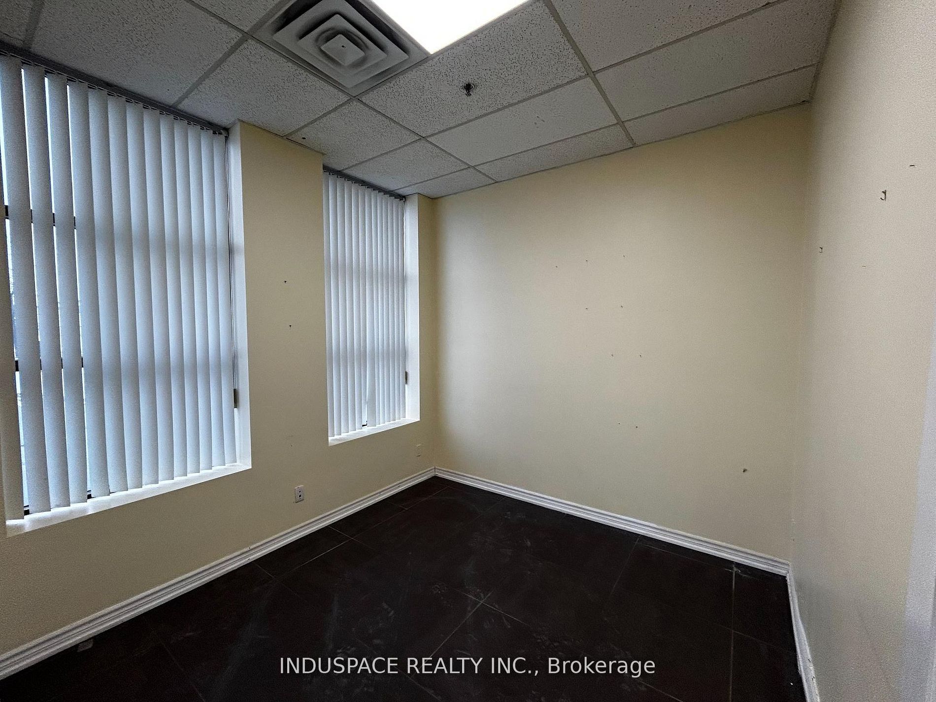 Additional image 3 of #2-428 Gibraltar Drive, Mississauga, ON, L5T 2N9