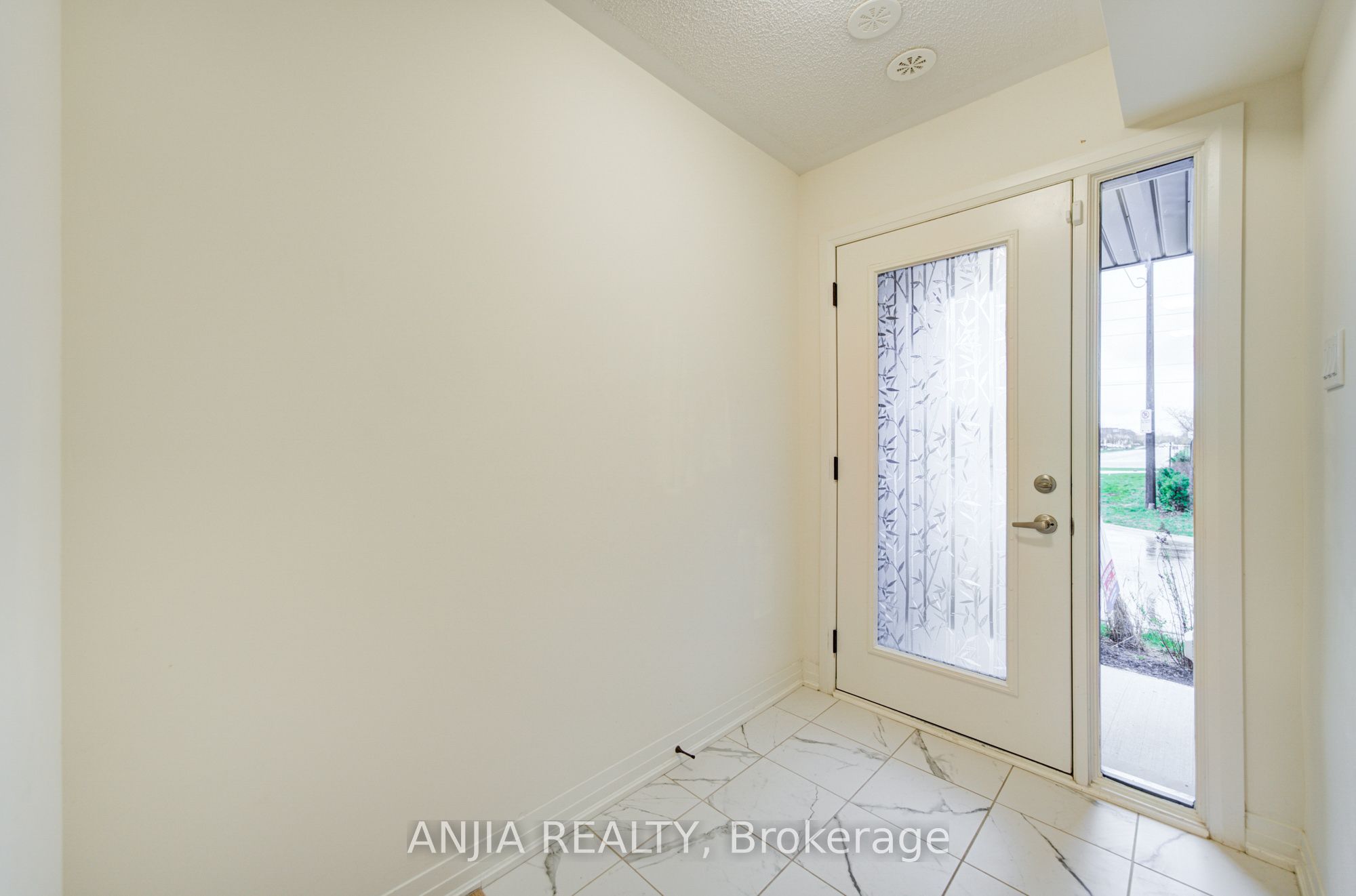 Additional image 3 of 53 Emmas Way, Whitby, ON, L1R 0S7