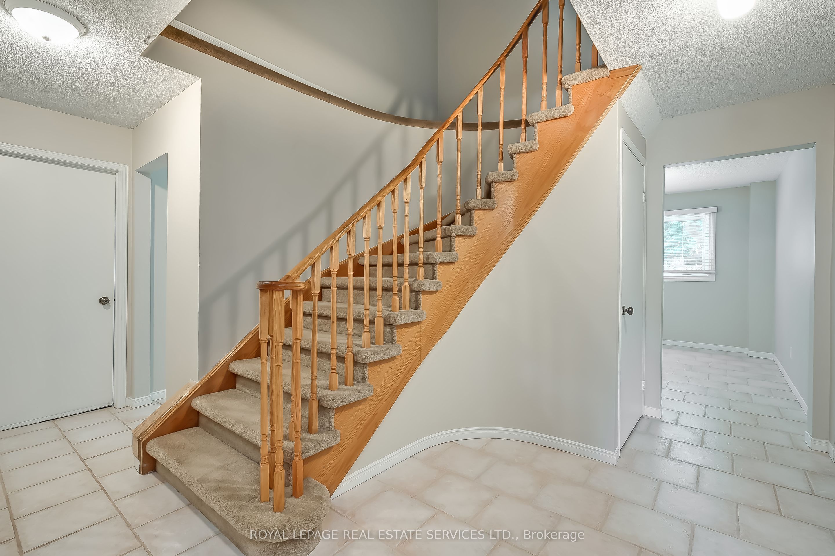 265 Mississaga Street, Oakville, ON, L6L 6J8 photo 4