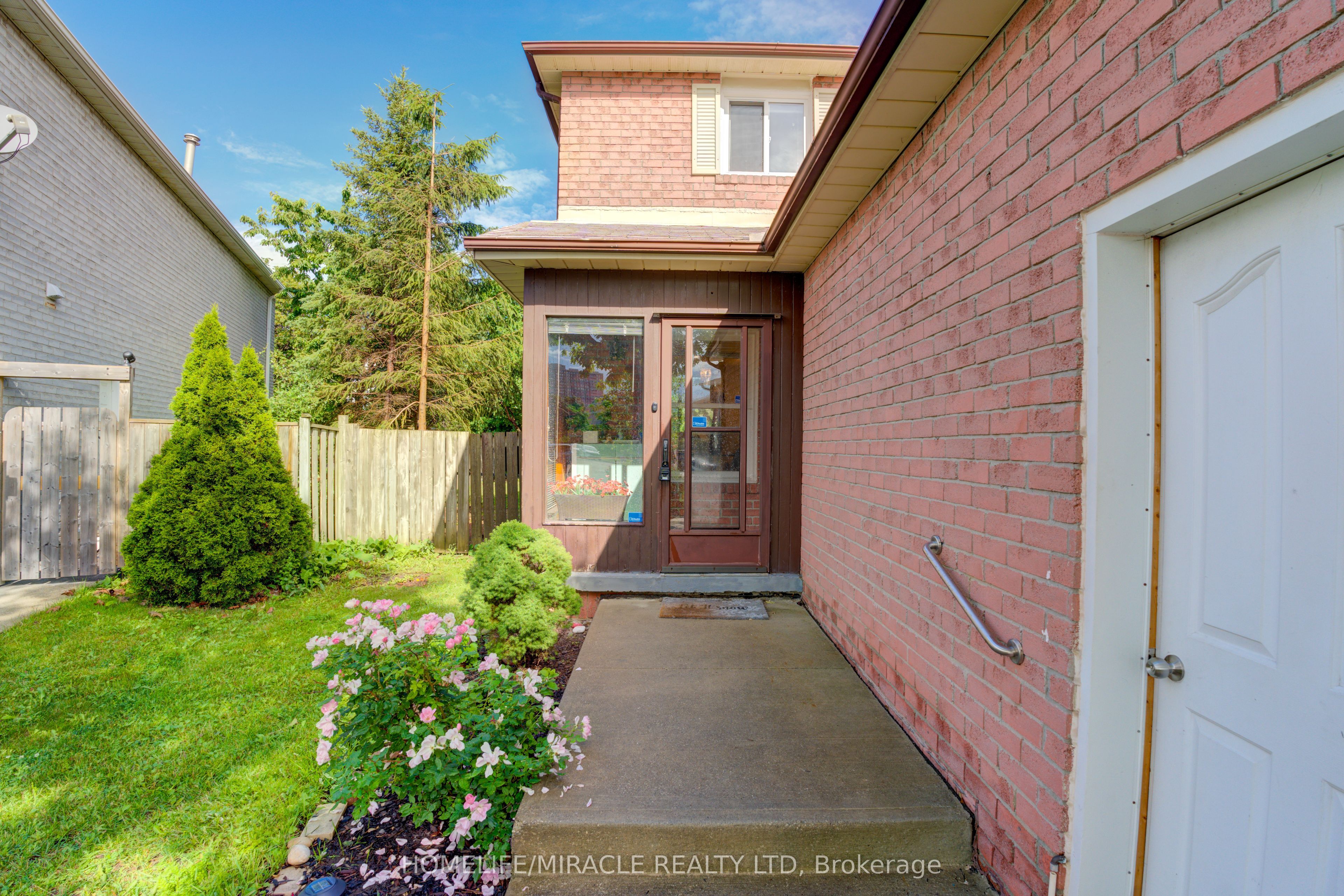 22 Kesteven Crescent, Brampton, ON, L6W 4E1 photo 3