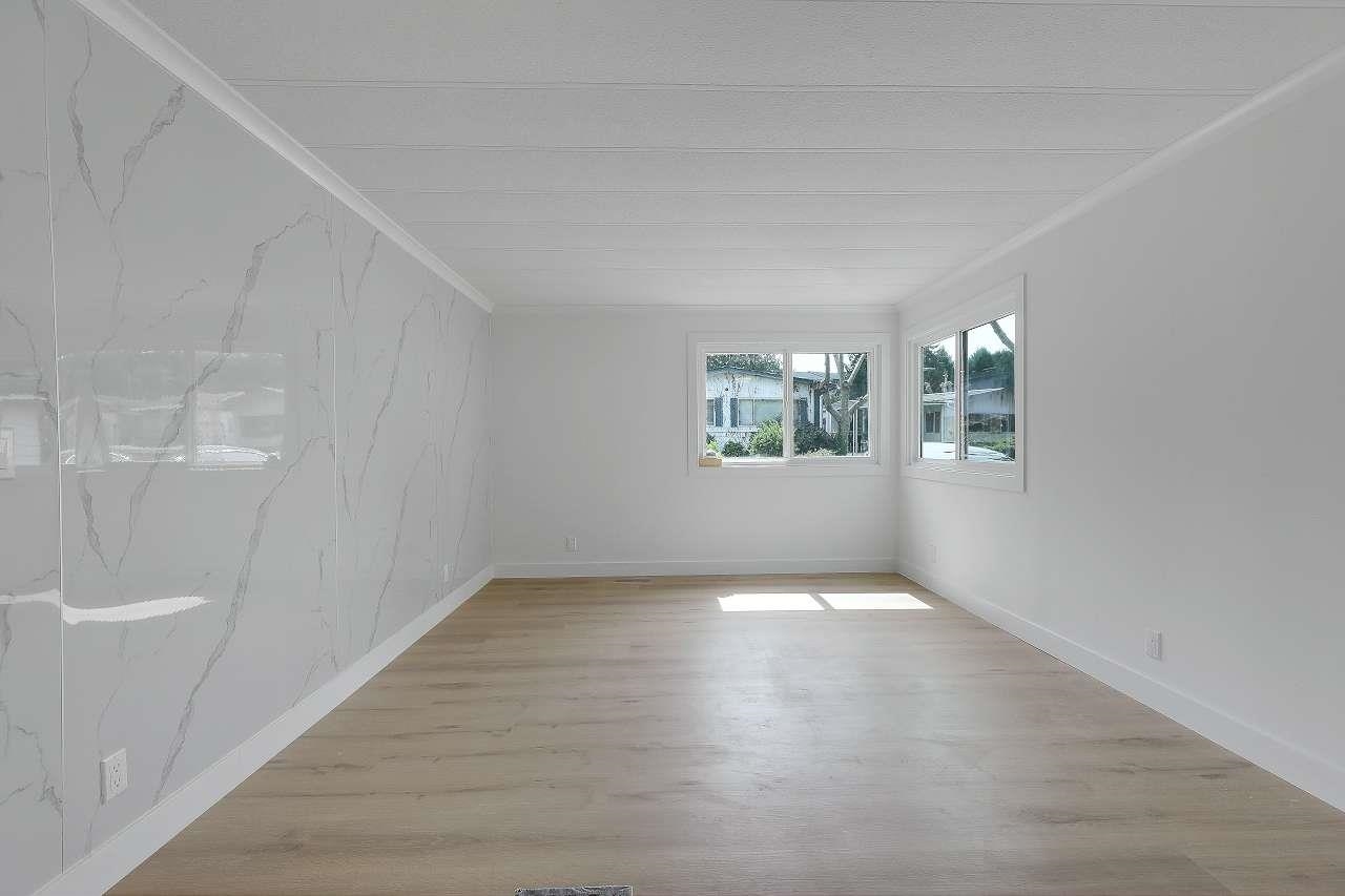 Additional image 3 of 77-8220 King George Boulevard, Surrey, BC, V3W 6E1