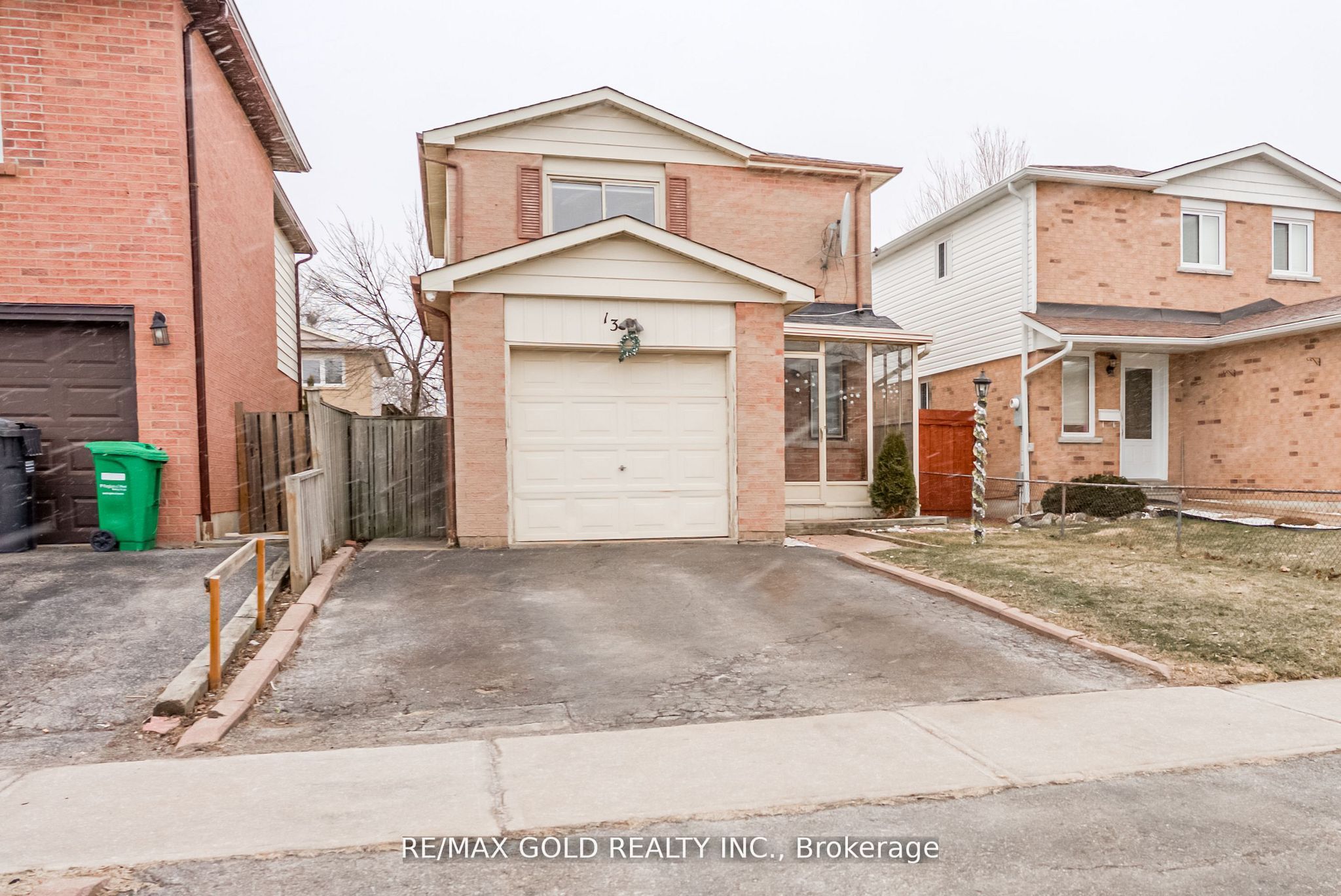 13 Martindale Crescent, Brampton, ON, L6X 2V7 photo 2