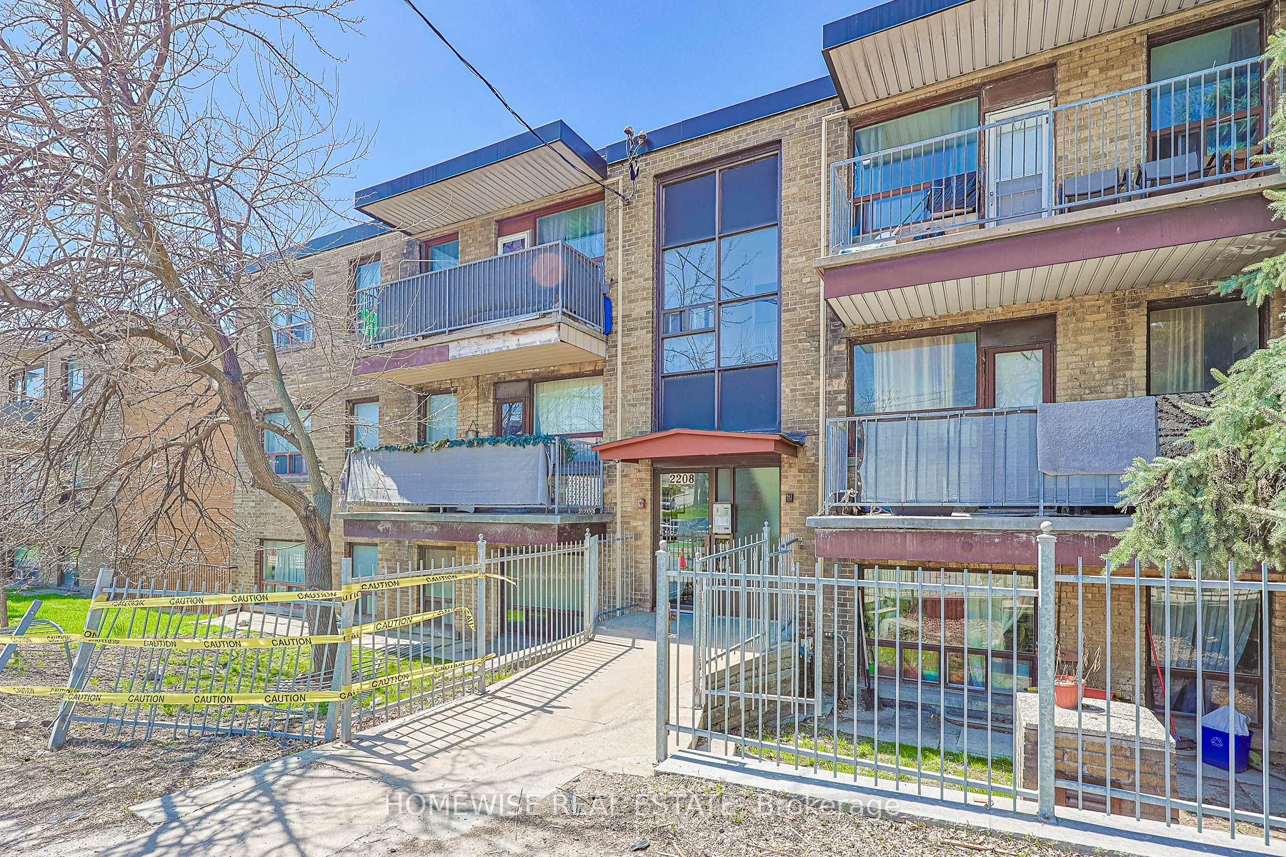 Additional image 2 of 102-2208 Dufferin Street, Toronto, ON, M6E 3R8